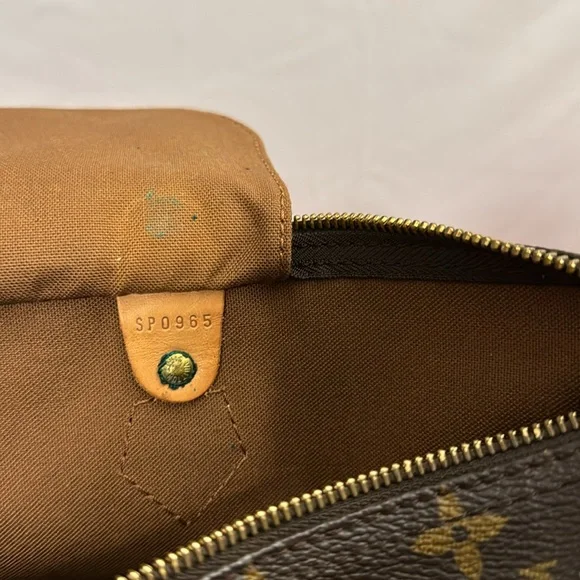 Vintage Louis Vuitton Speedy 40 - Picture 11 of 15